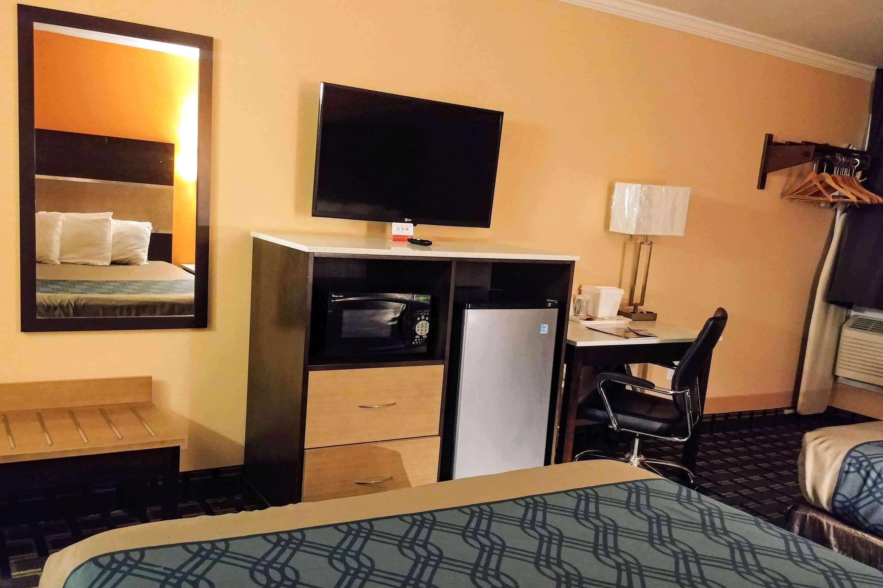 Econo Lodge Milldale - Southington Exteriör bild