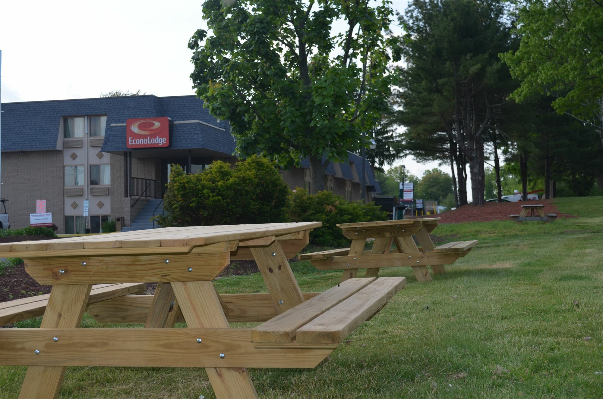 Econo Lodge Milldale - Southington Exteriör bild